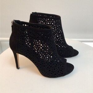 White House black market black high heels